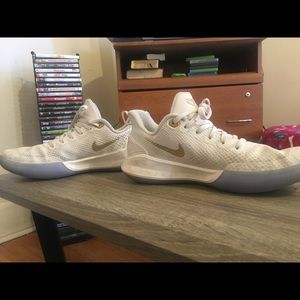 Kobe bryant bball shoes